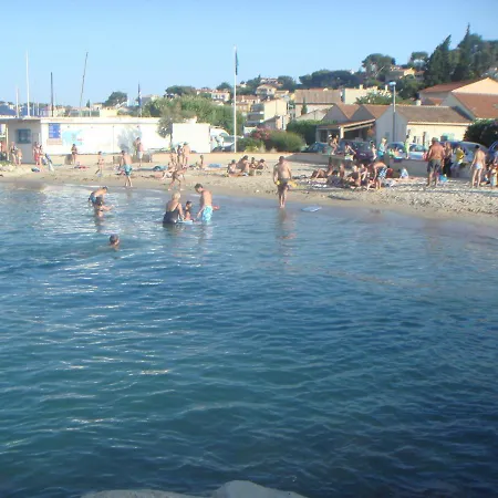 Petite Etoile De Mer: Beachfront With Terrace Apartment