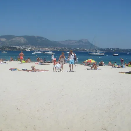Petite Etoile De Mer: Beachfront With Terrace *
