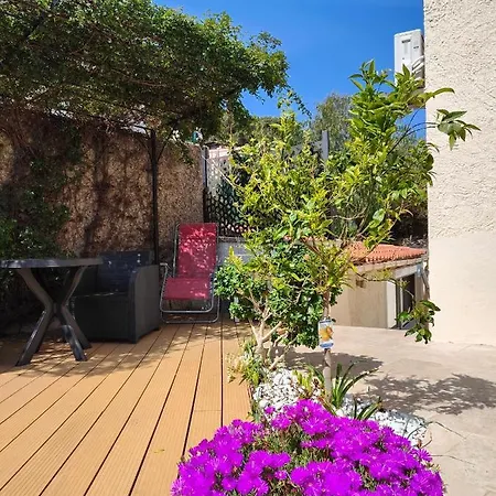 Petite Etoile De Mer: Beachfront With Terrace