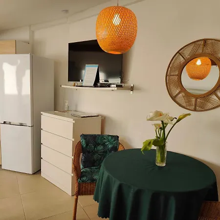 Petite Etoile De Mer: Beachfront With Terrace *