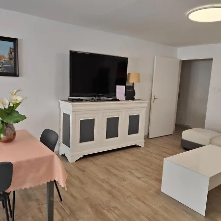 Petite Etoile De Mer: Beachfront With Terrace Apartment Saint-Mandrier-sur-Mer
