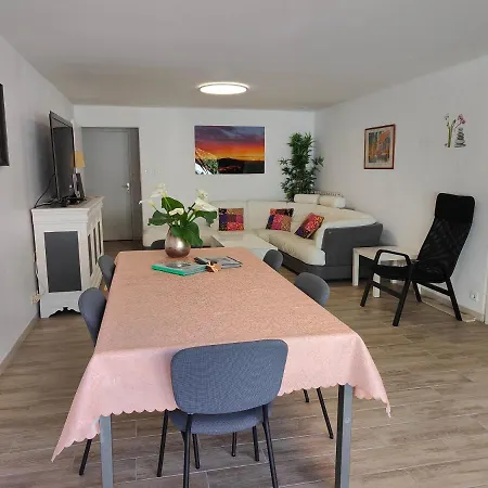 Petite Etoile De Mer: Beachfront With Terrace * Saint-Mandrier-sur-Mer