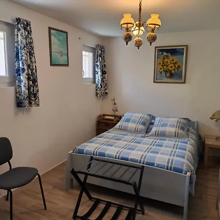 Apartment Petite Etoile De Mer: Beachfront With Terrace